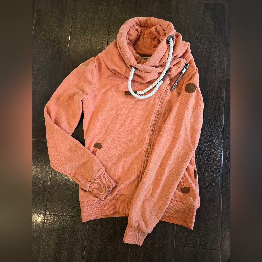 XS Wanakome Hoodie